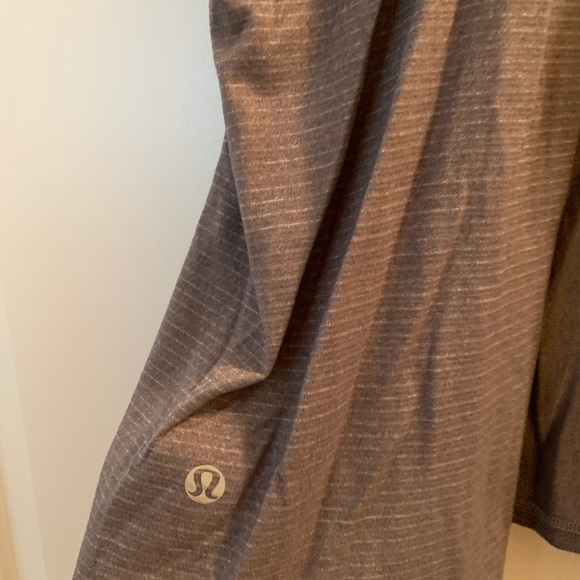 Lululemon Tank with tie back - Picture 4 of 5